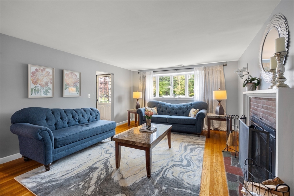 51 Howland Rd