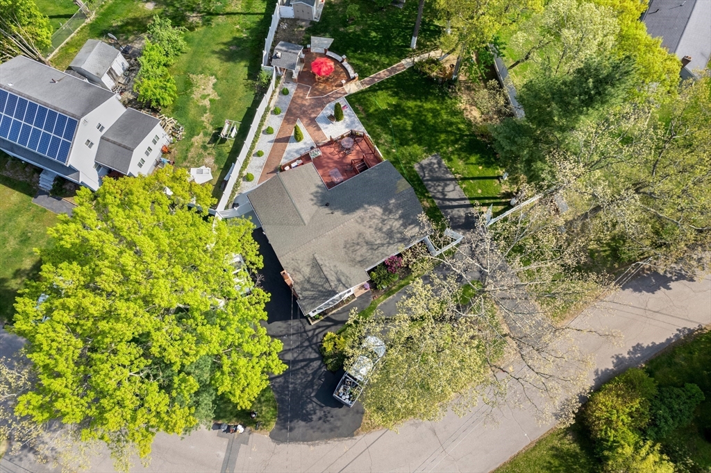 51 Howland Rd