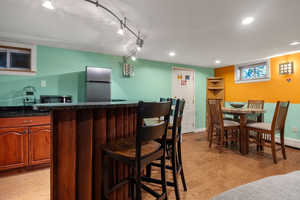 51 Howland Rd