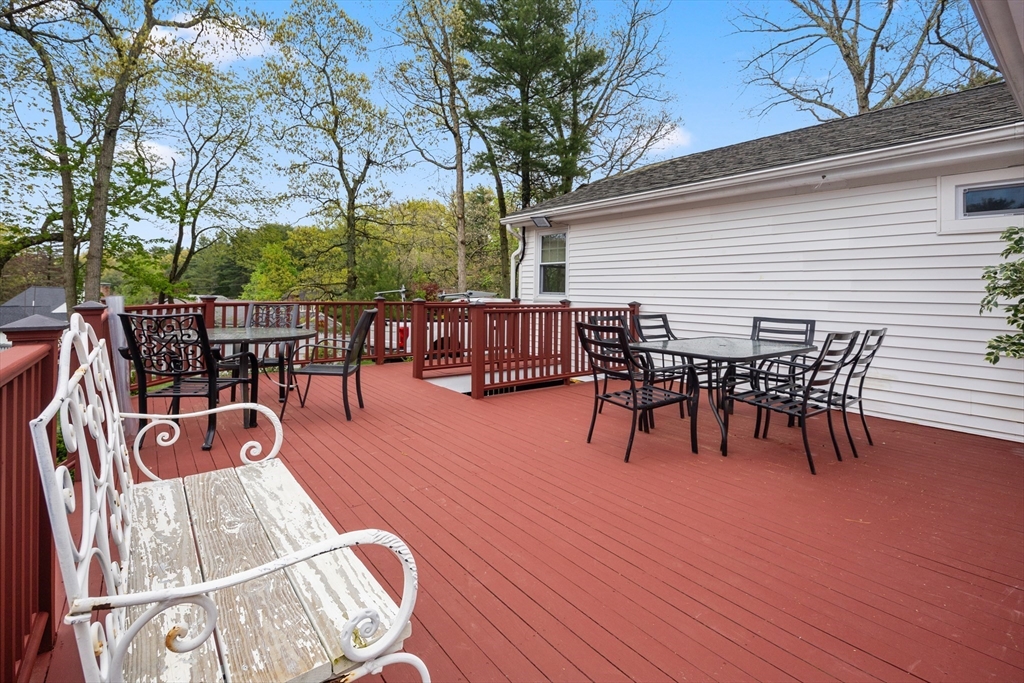 51 Howland Rd