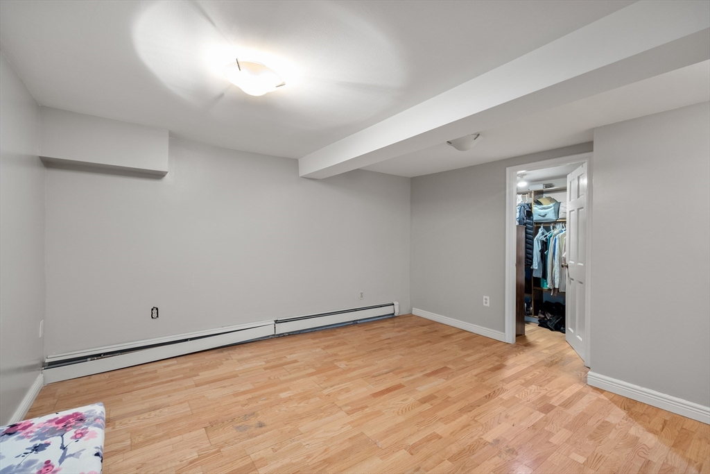 51 Howland Rd