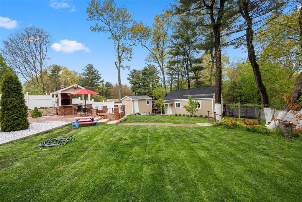 51 Howland Rd