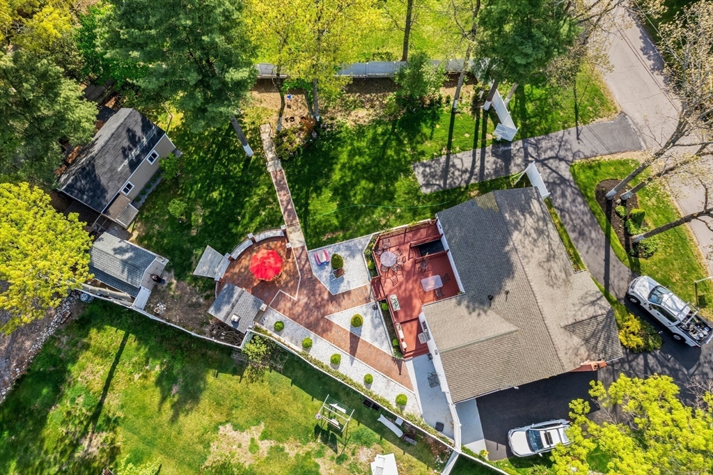 51 Howland Rd