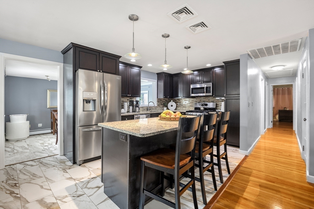 51 Howland Rd