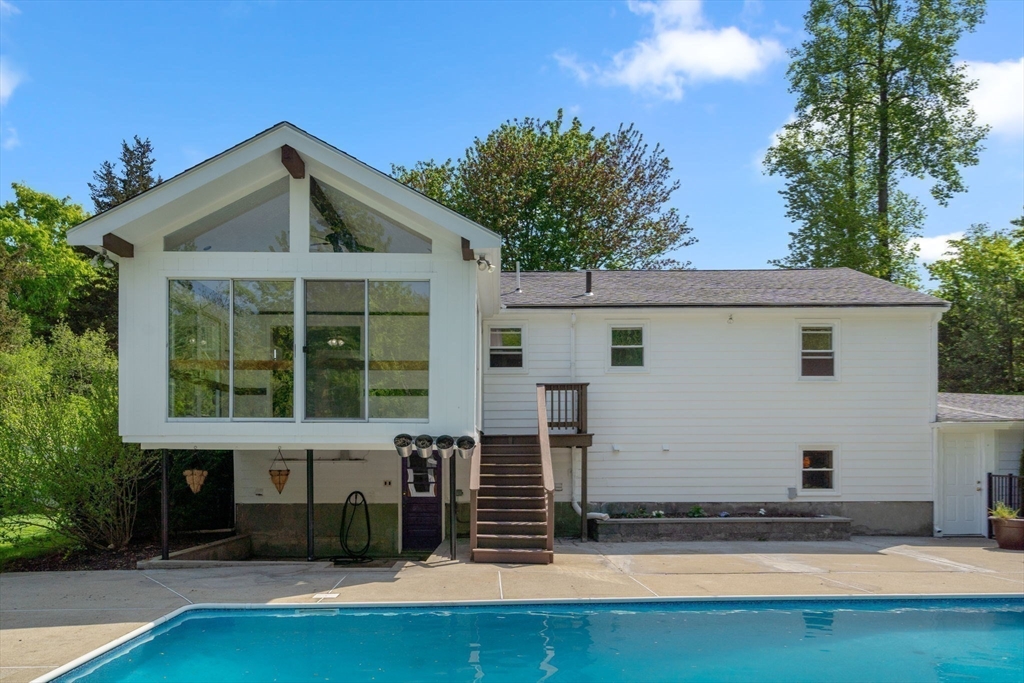 255 Sumner