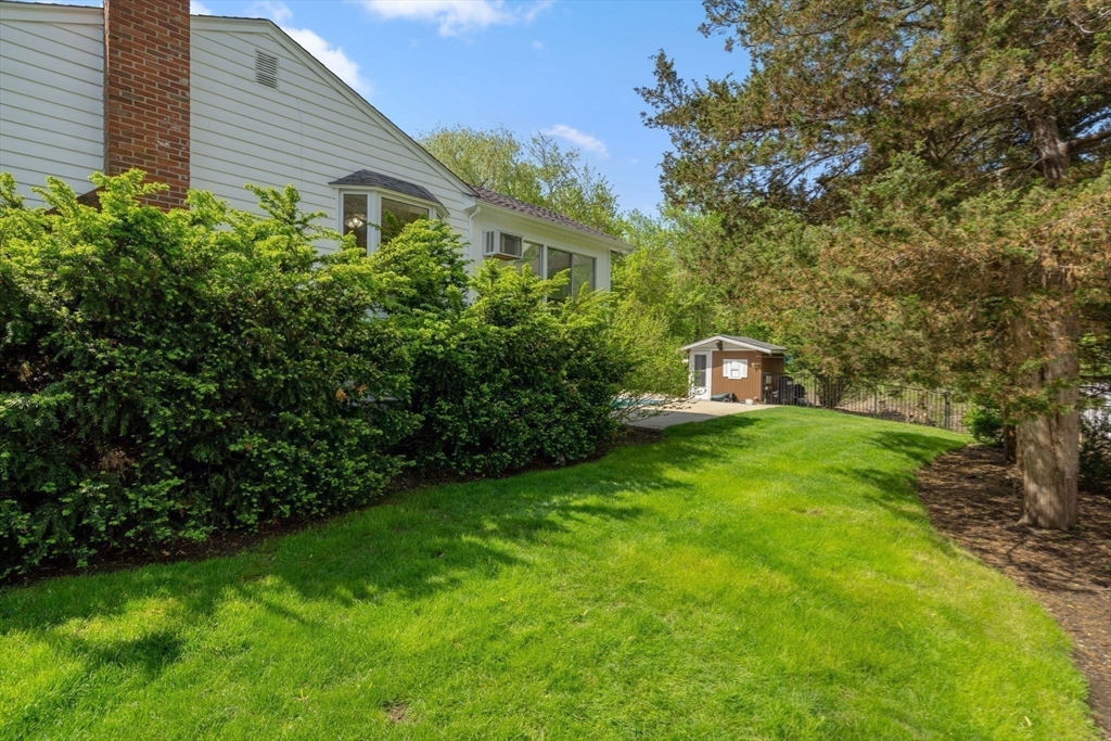 255 Sumner