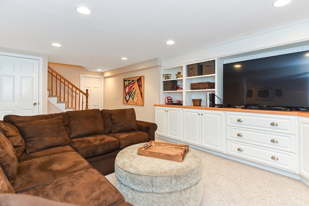 49 Margery Ln