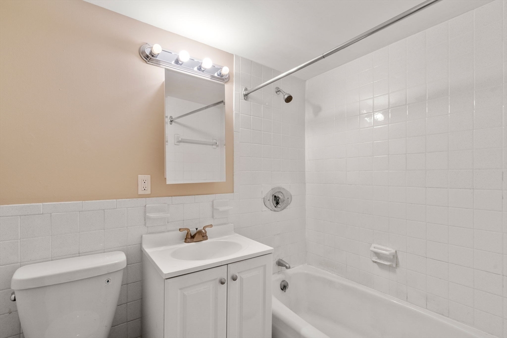 1025 Hancock Street # 7D
