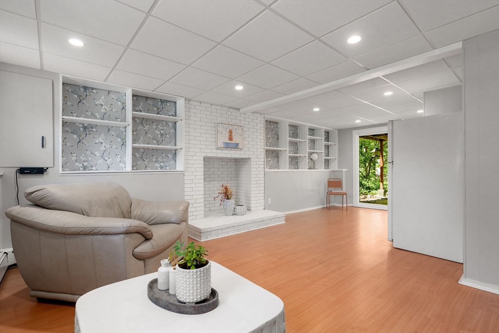 22 Longmeadow