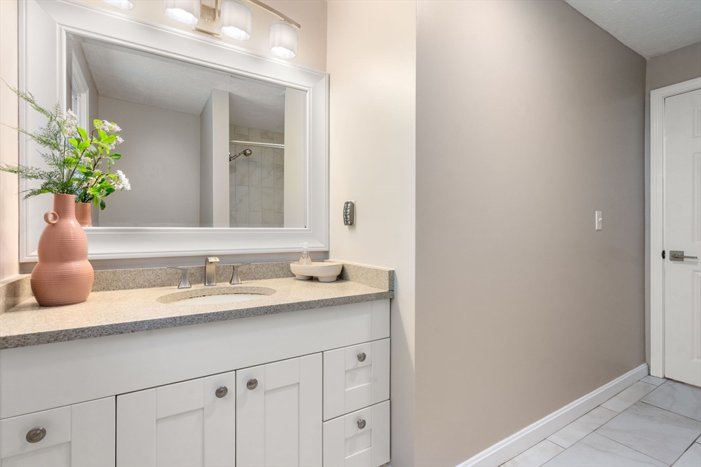 22 Longmeadow