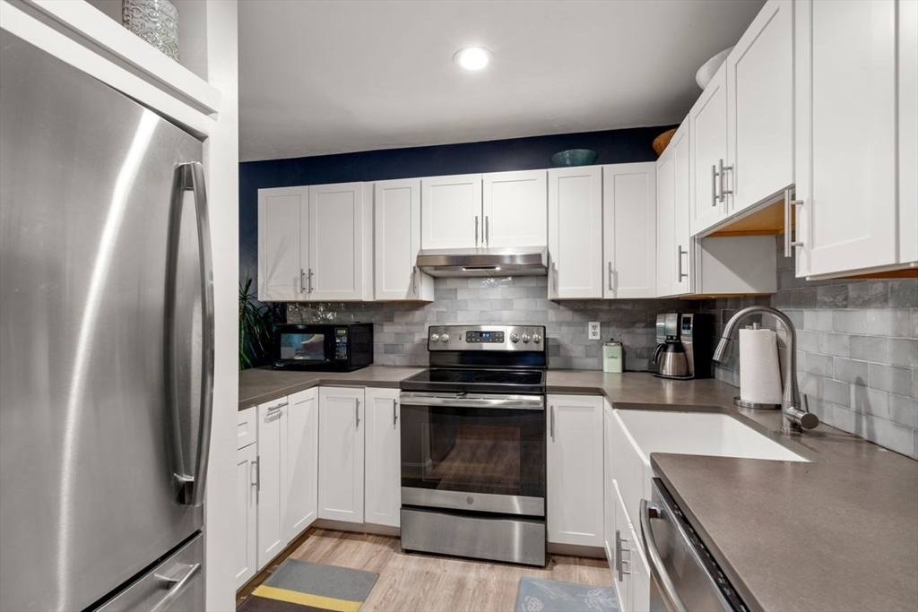 304 Centre Ln # 304