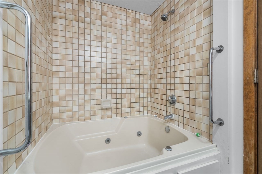 304 Centre Ln # 304