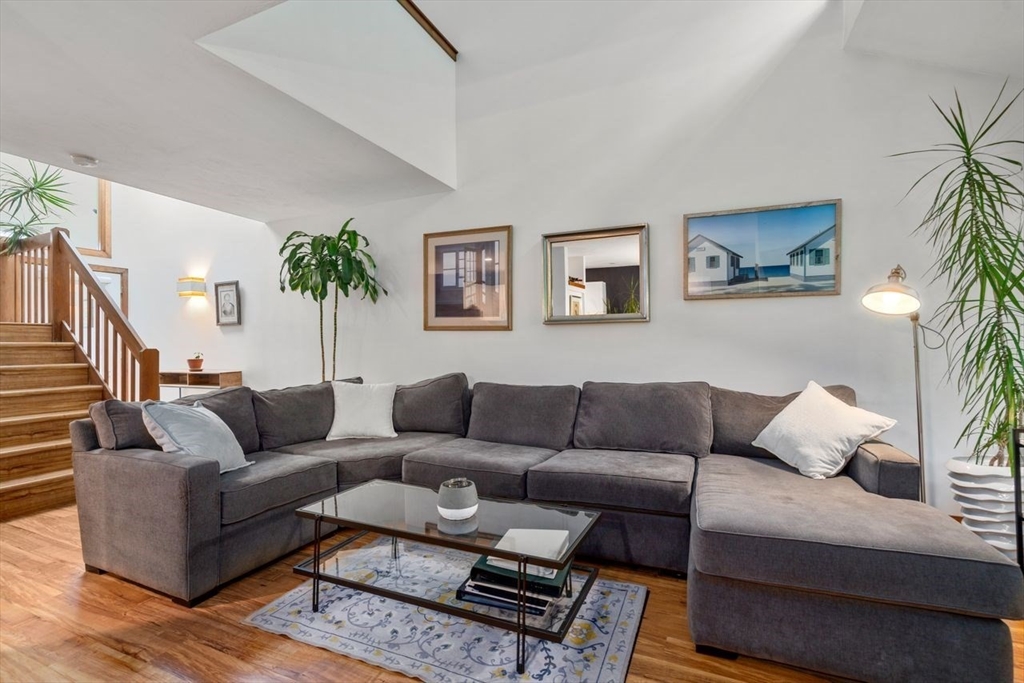 304 Centre Ln # 304