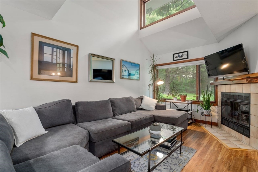 304 Centre Ln # 304