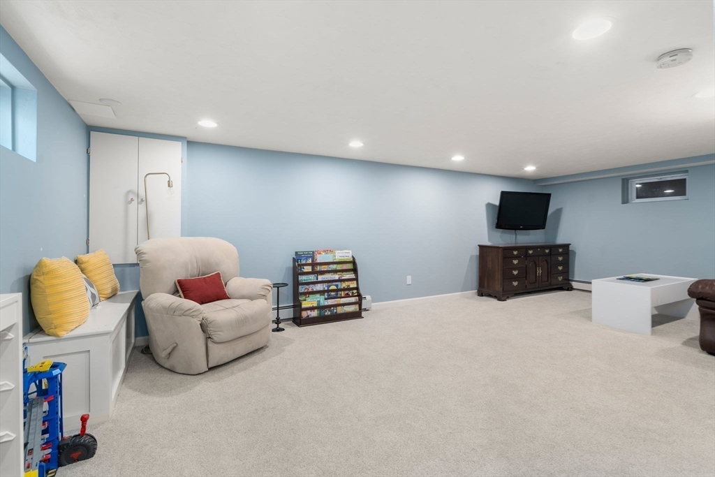 18 Indian Hill Rd