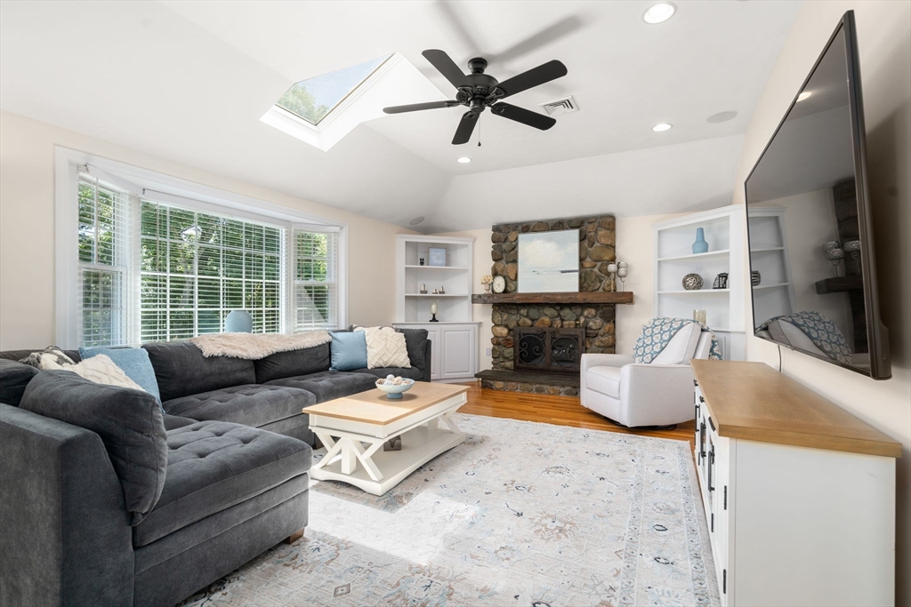 18 Indian Hill Rd