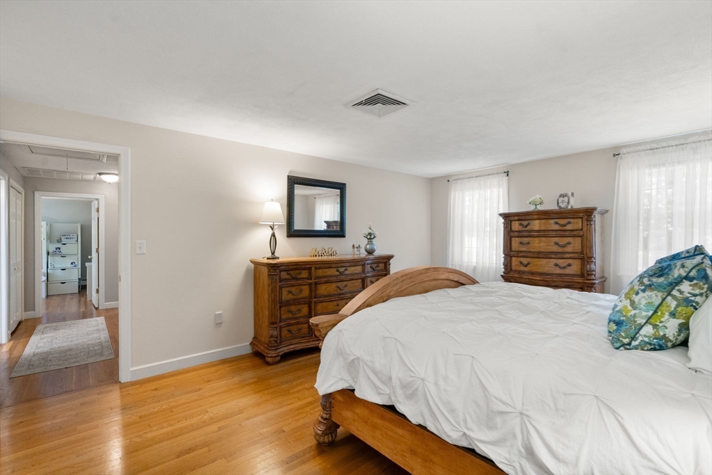 18 Indian Hill Rd