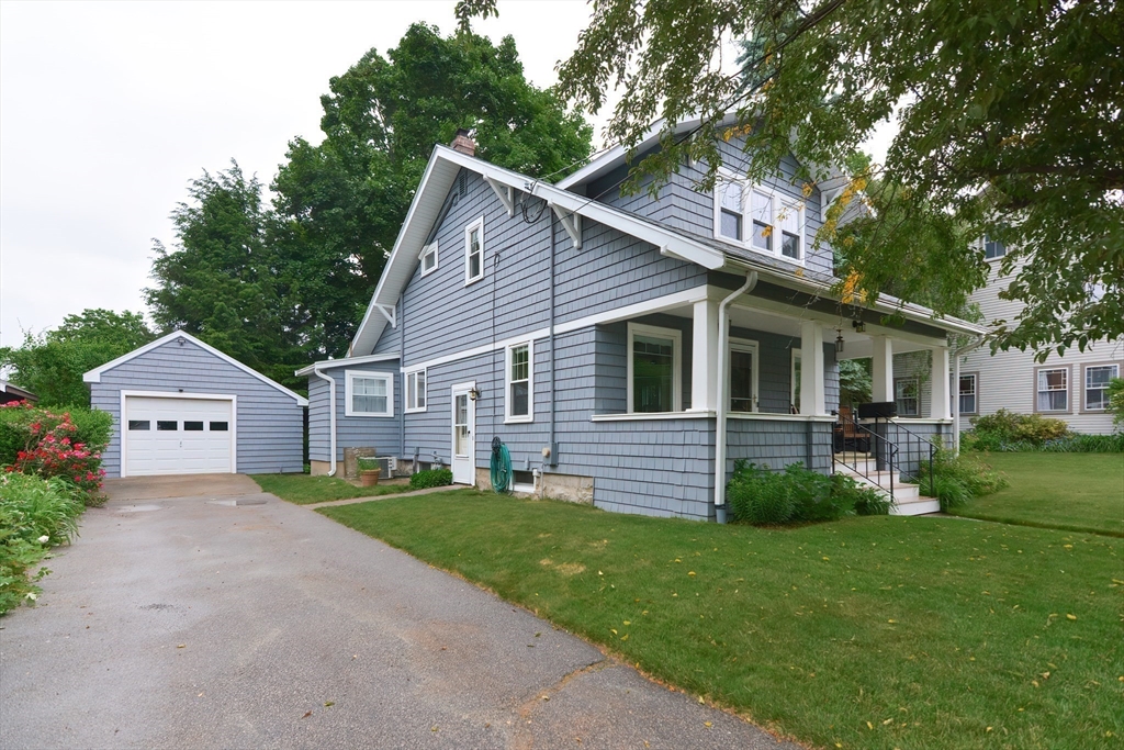 33 Riverside Pl