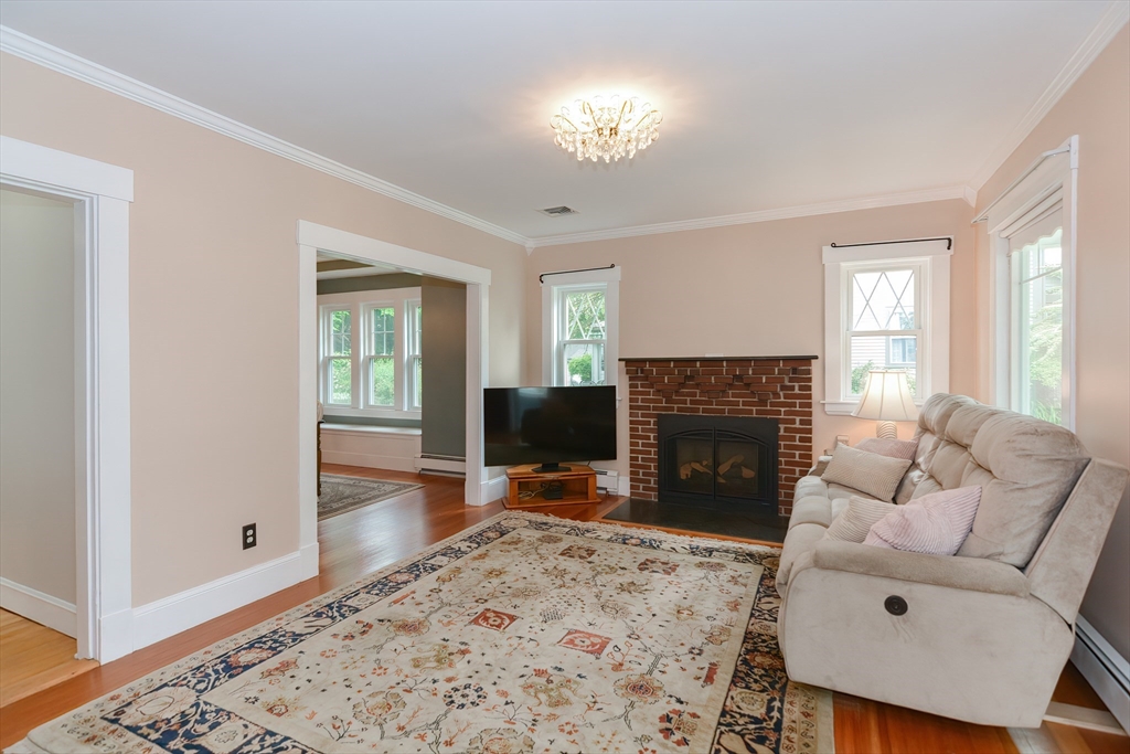 33 Riverside Pl