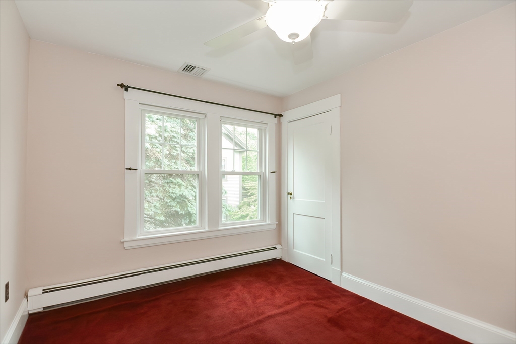 33 Riverside Pl