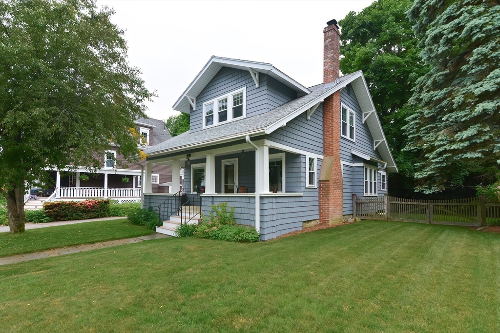 33 Riverside Pl