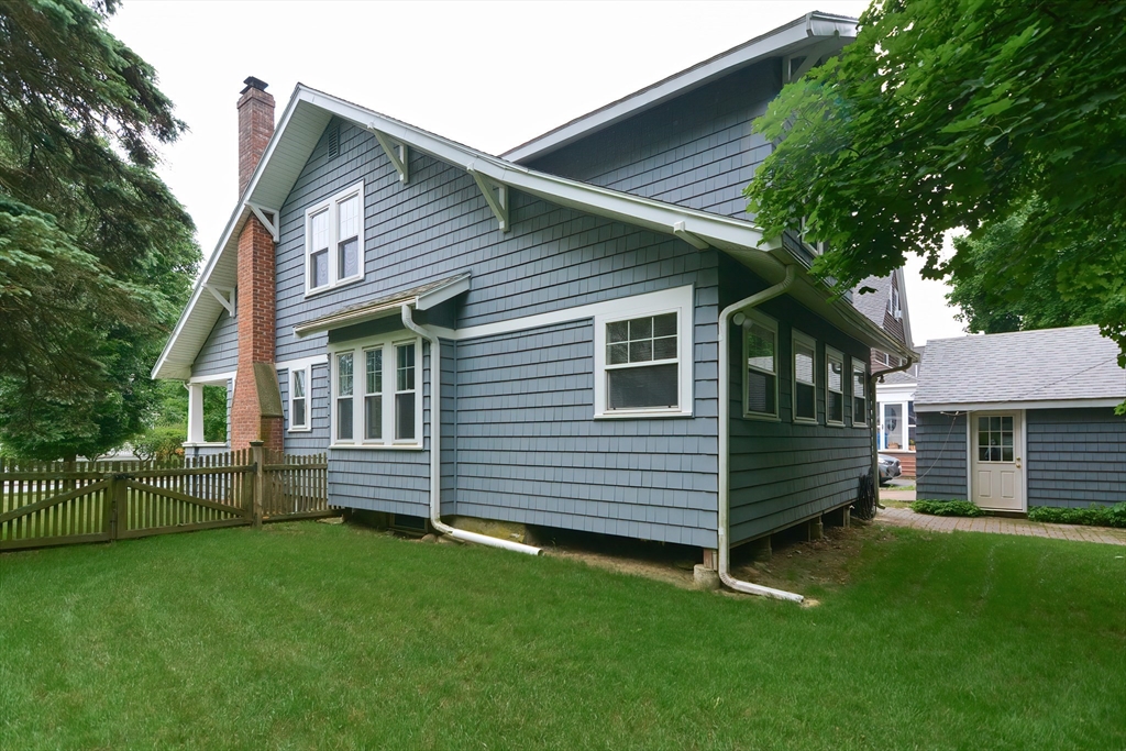 33 Riverside Pl