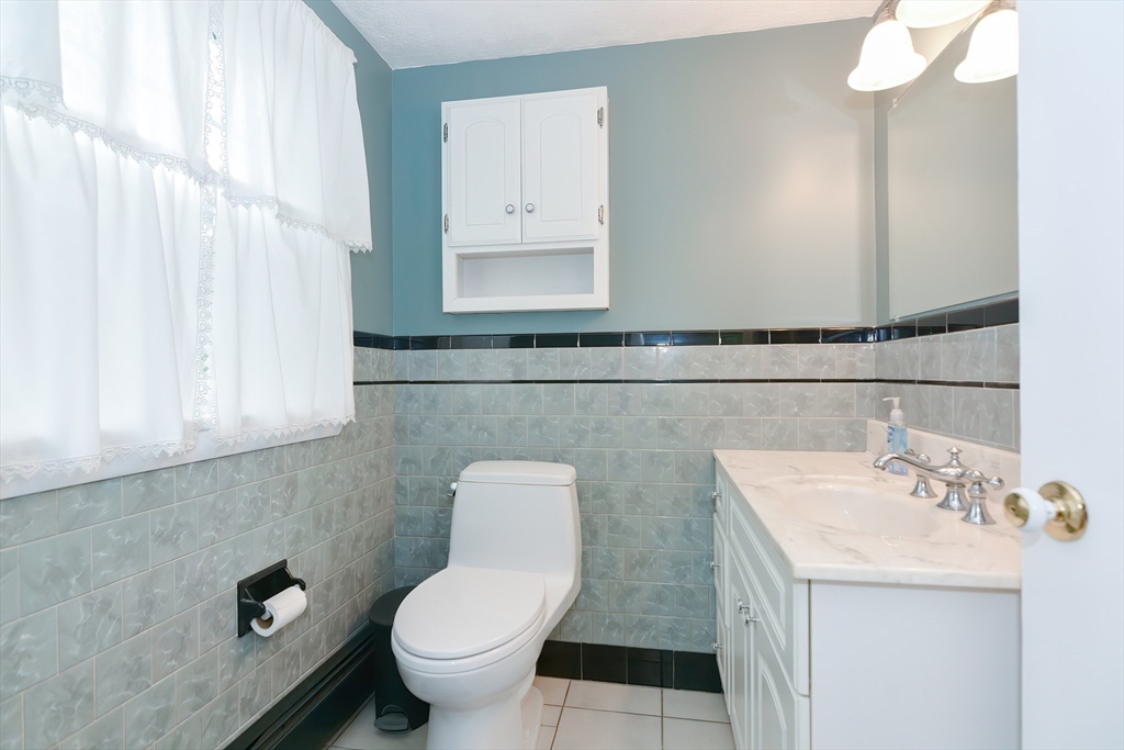 33 Riverside Pl