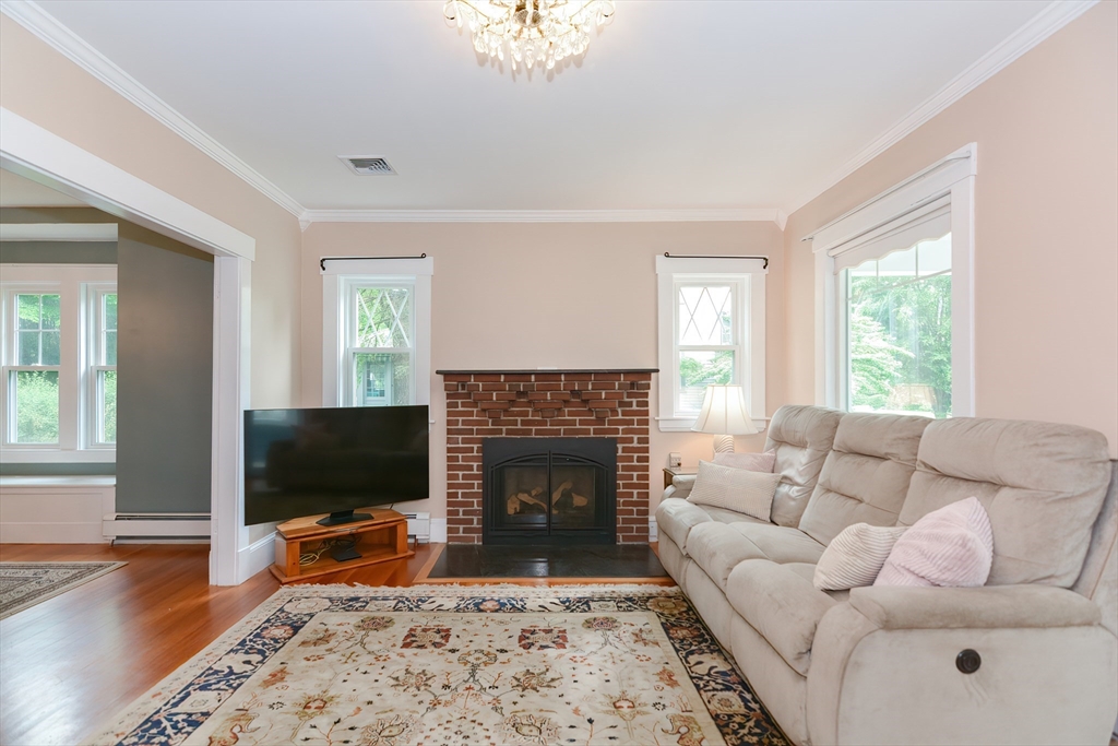 33 Riverside Pl