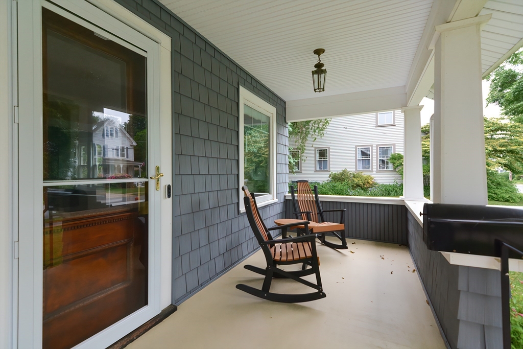 33 Riverside Pl