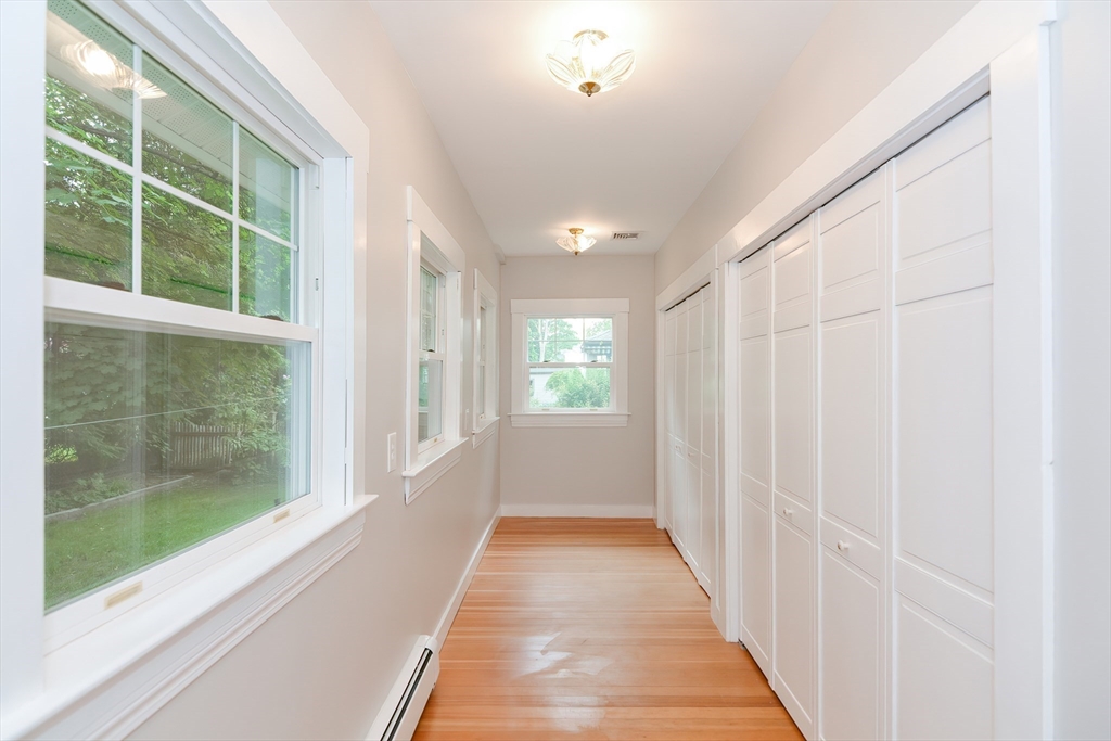 33 Riverside Pl