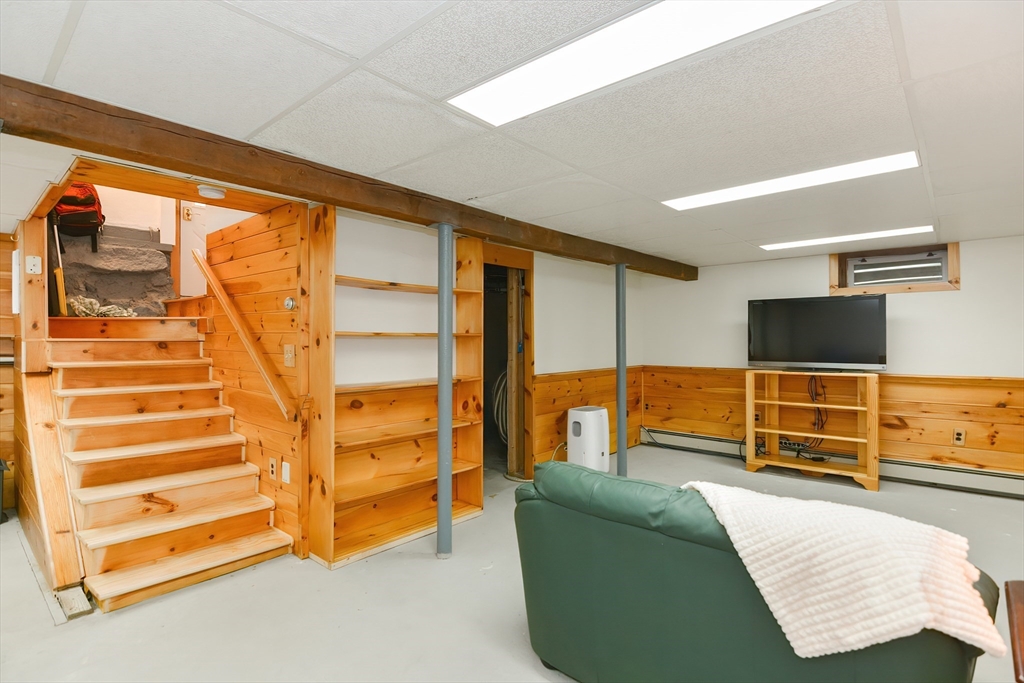 33 Riverside Pl