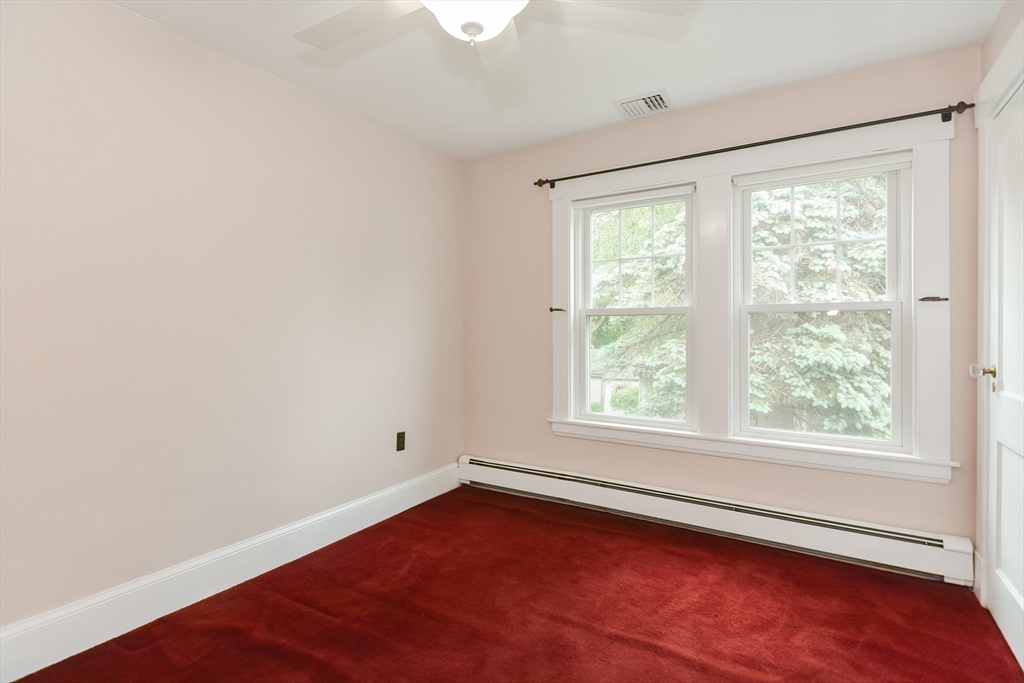 33 Riverside Pl