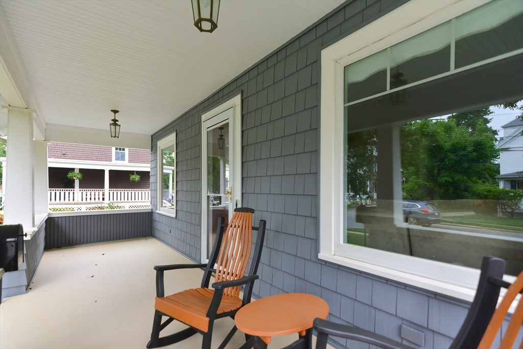 33 Riverside Pl