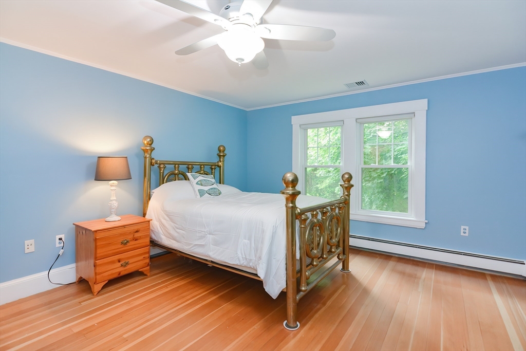 33 Riverside Pl