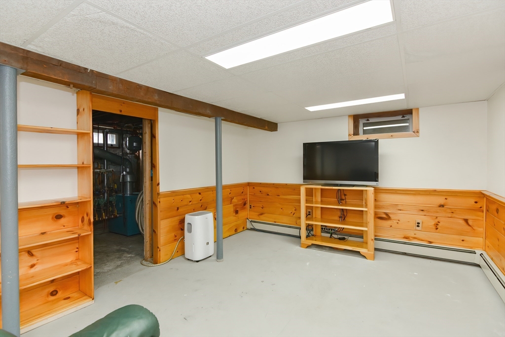 33 Riverside Pl