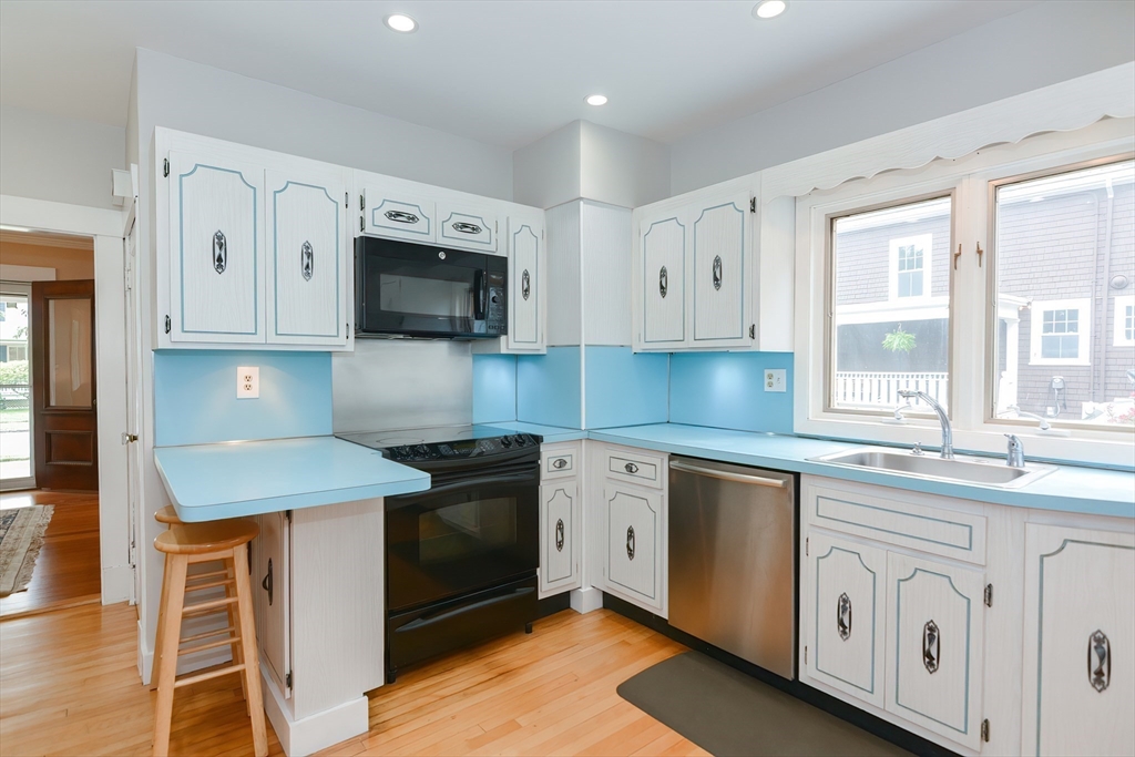 33 Riverside Pl