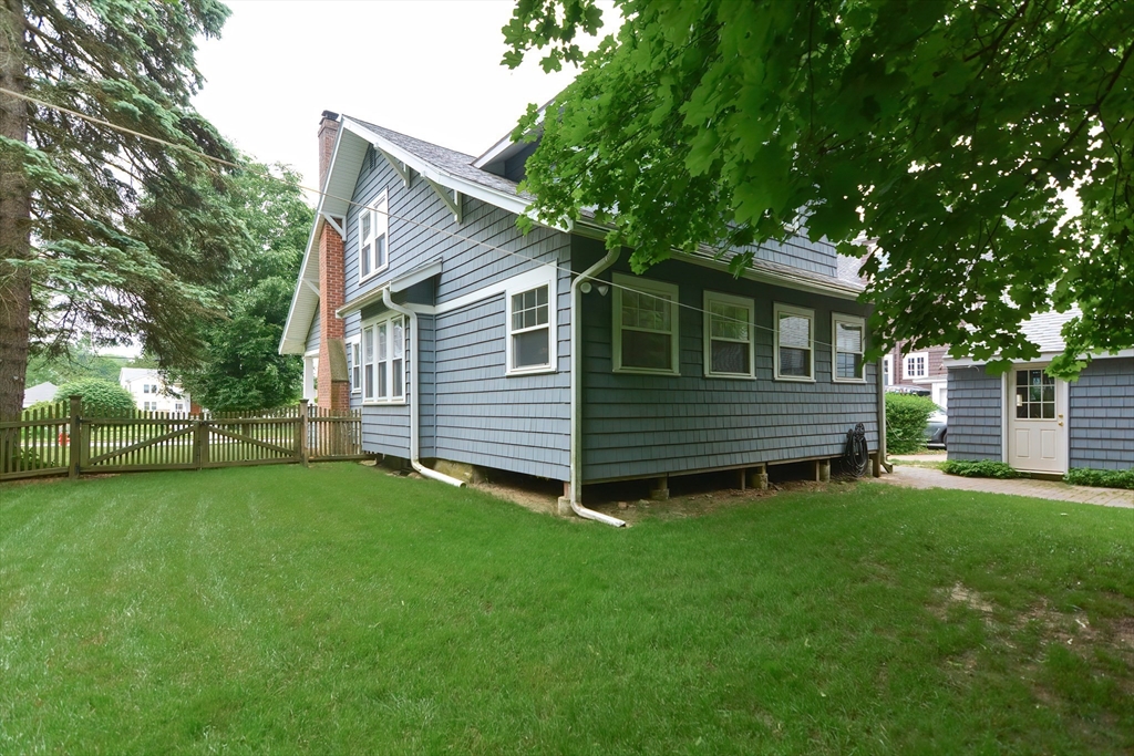 33 Riverside Pl