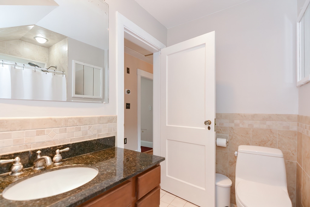 33 Riverside Pl