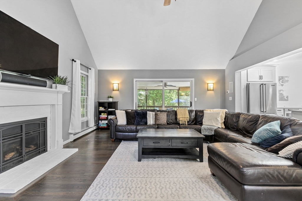 14 Creek Dr