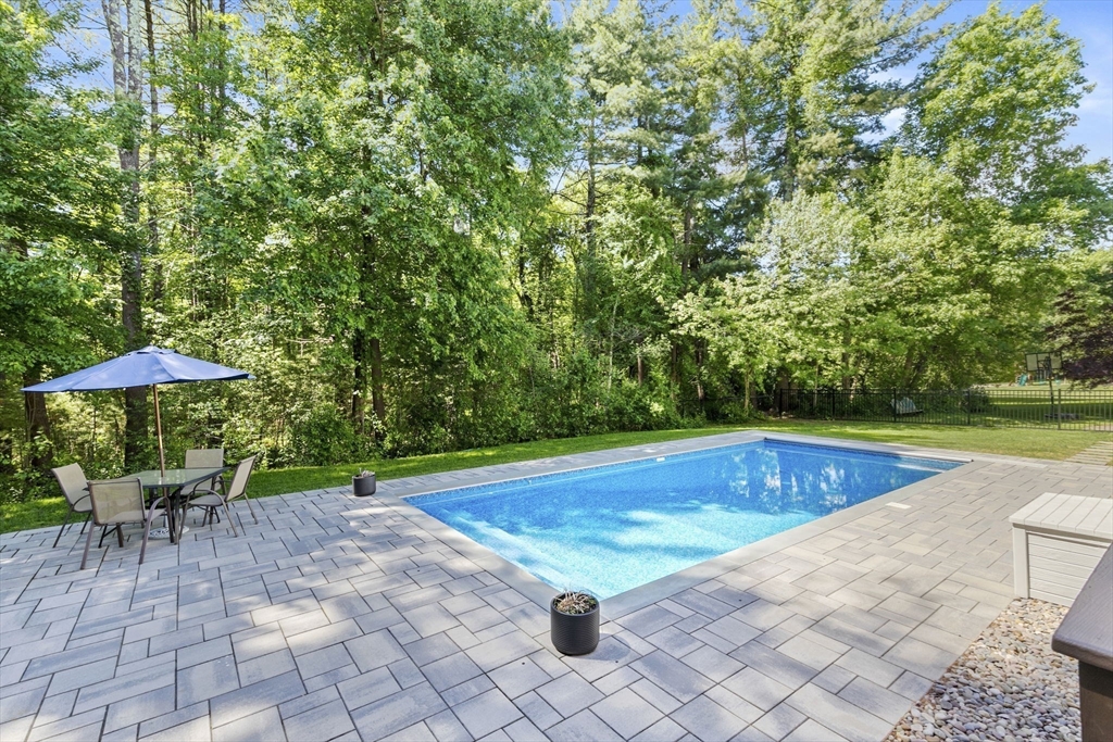14 Creek Dr