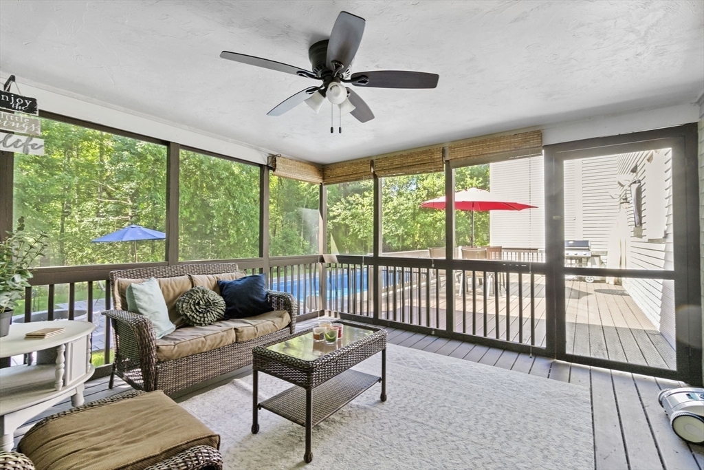 14 Creek Dr
