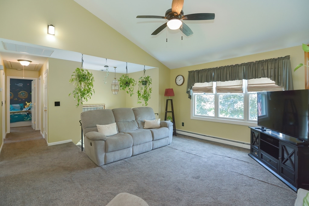 4 Reinhard Dr