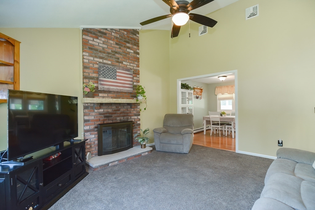 4 Reinhard Dr