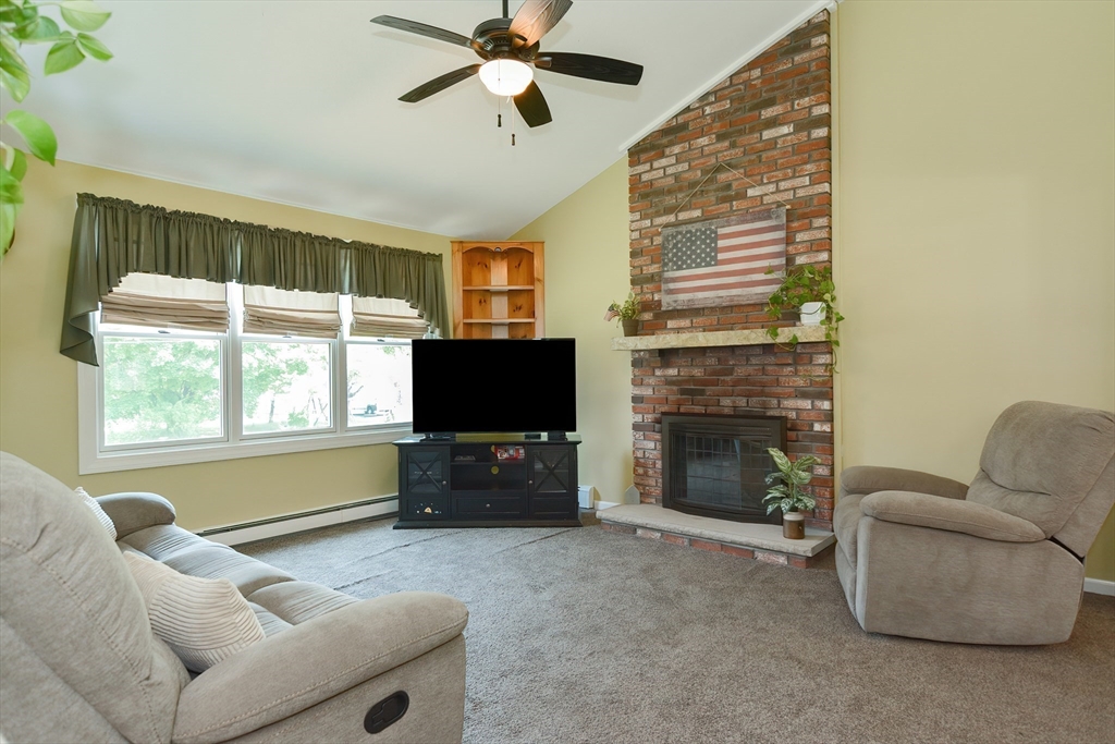 4 Reinhard Dr