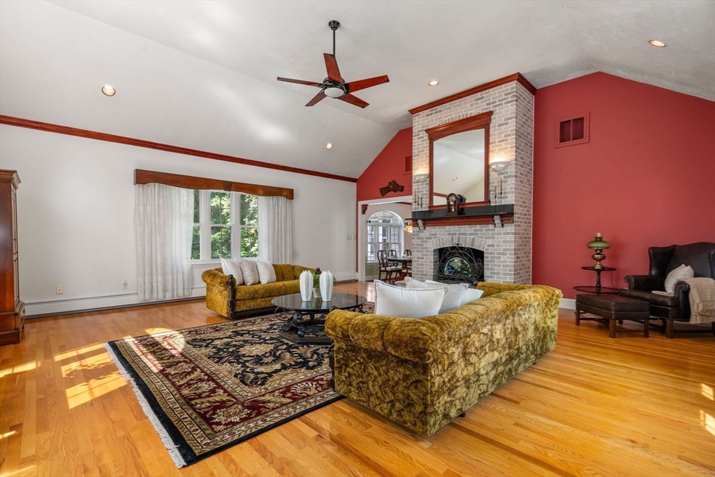 23 Trailside Rd
