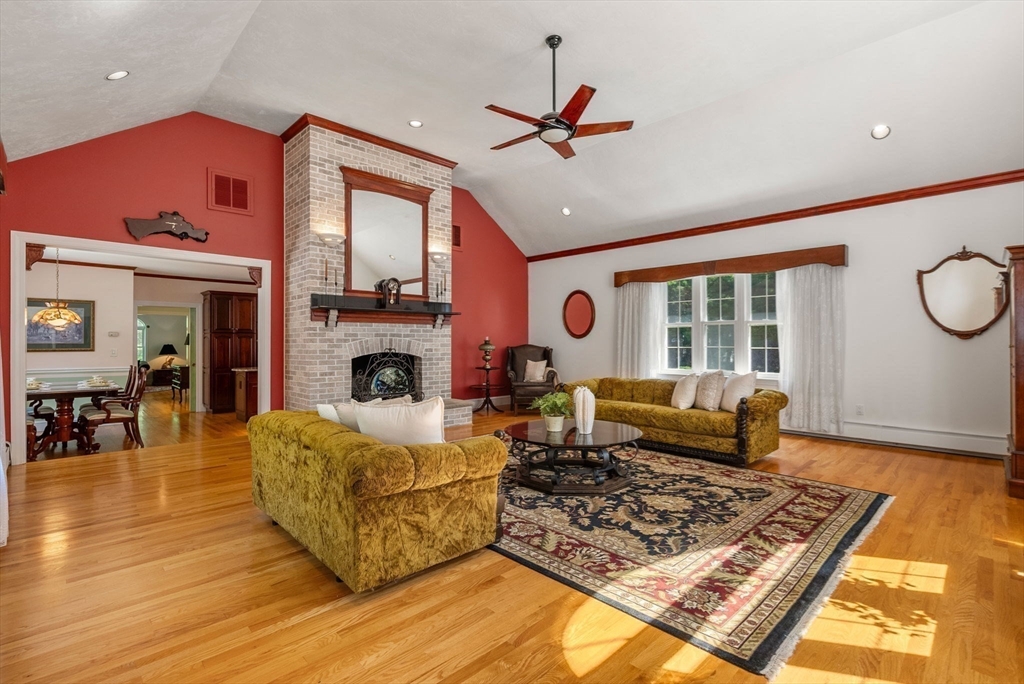 23 Trailside Rd