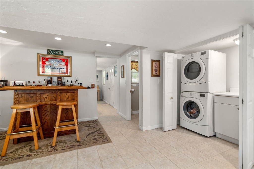 125 Fensview Dr