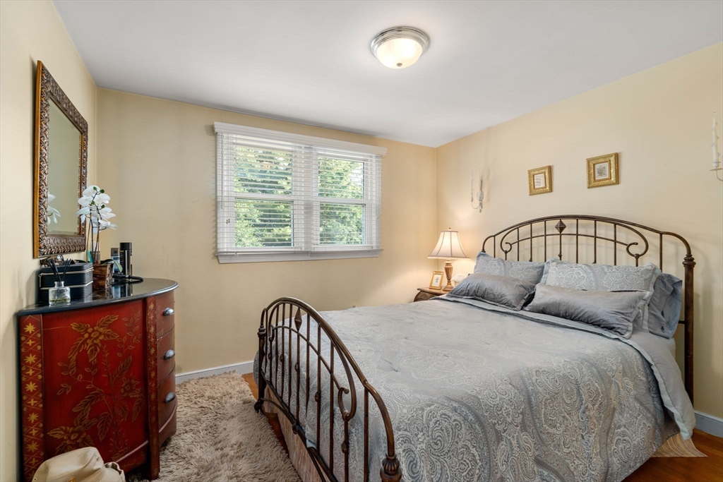 125 Fensview Dr
