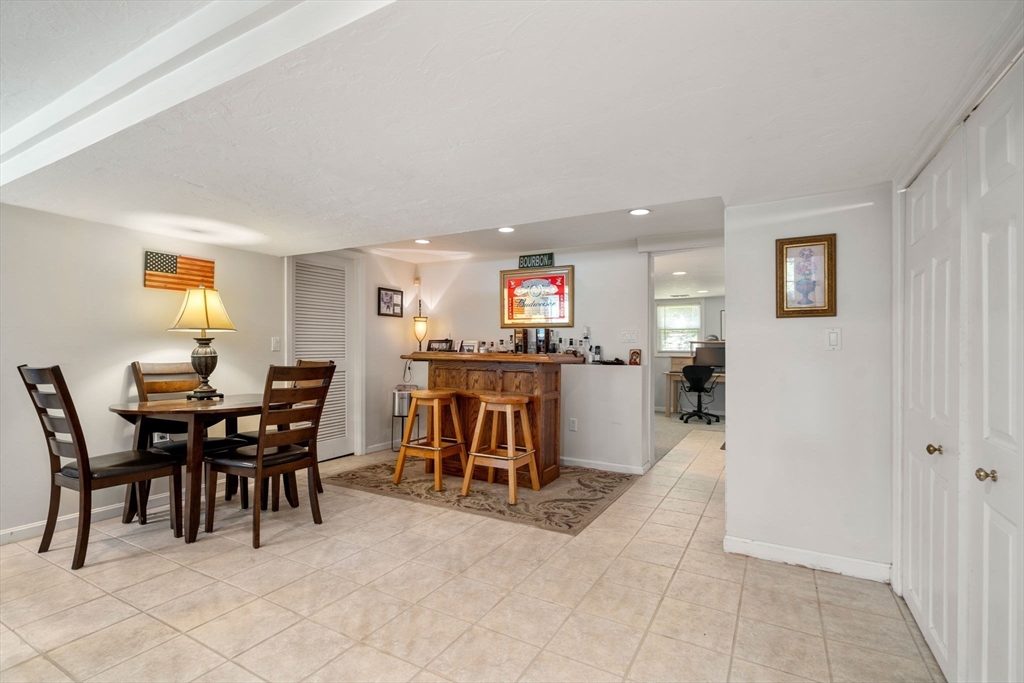 125 Fensview Dr