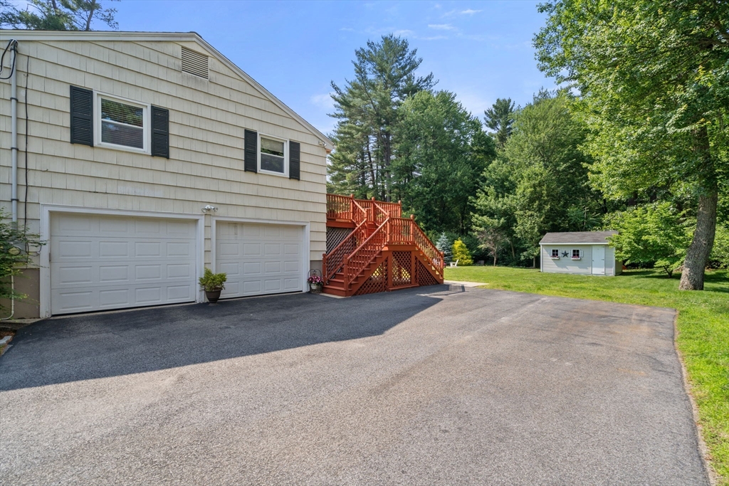 125 Fensview Dr